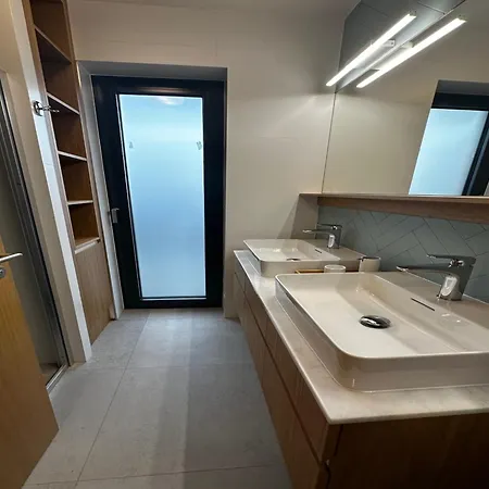 Villa In Near Skiresort Cerna Hora